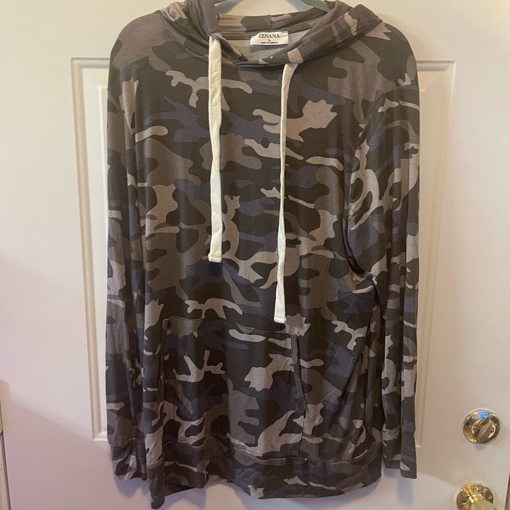 Lightweight Camo Hooded shirt